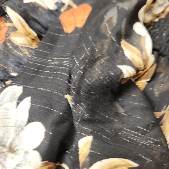 Astr Square Neck Ruched Top In Black Multi Floral - Picture 4 of 5